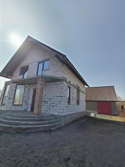 Двоповерховий будинок (105 кв.м) в Лісополі неподалік Костополя
