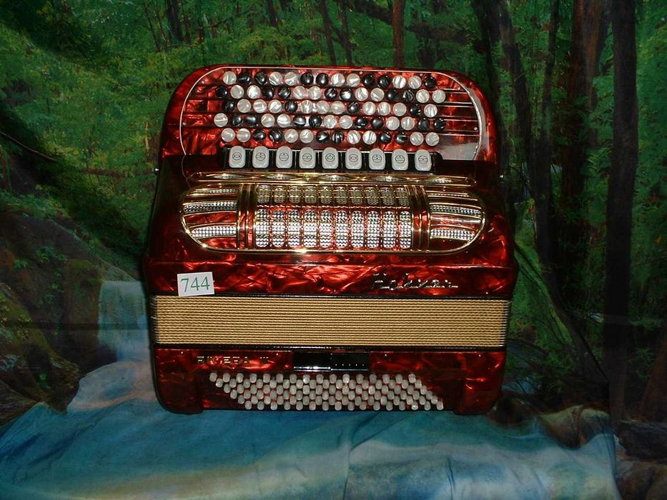 Acordeao Avenda G .744