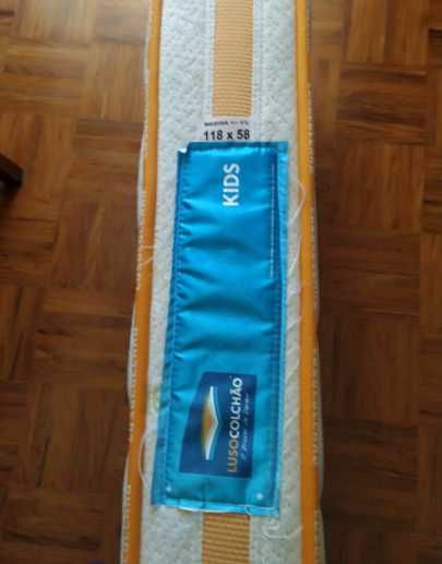 COLCHÃO DE MOLAS para criança  - impecável