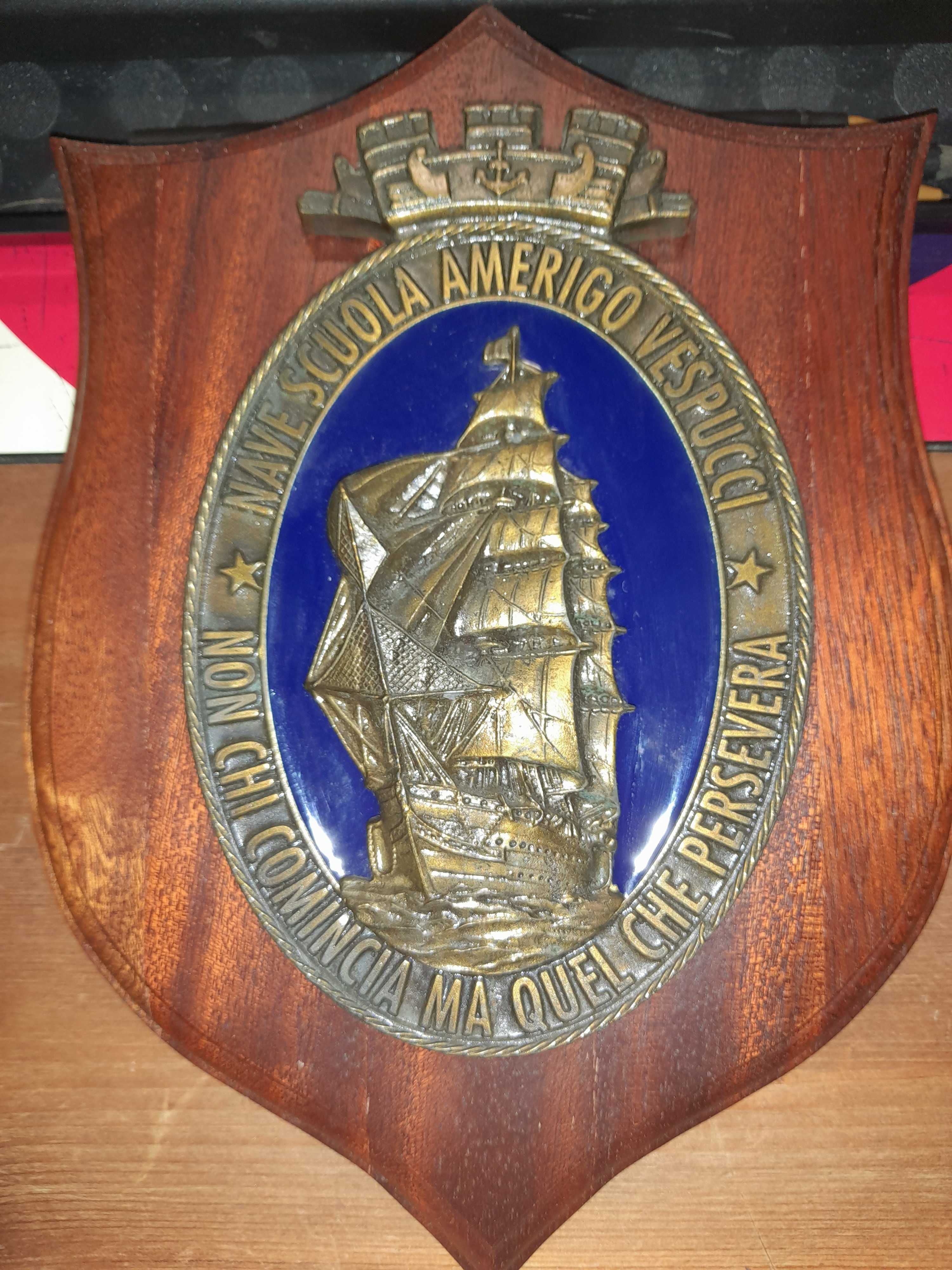 Placa de Crista TB111 - navio escola Américo Vespuccio - Itália.