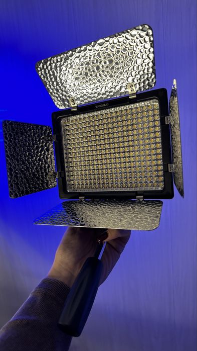 Видео свет YN-300/// с акумулятором