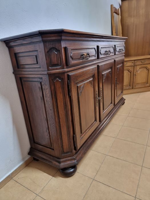 Wysoka komoda dębowa ciemna. Szerokość 202 cm. Piotrówek.