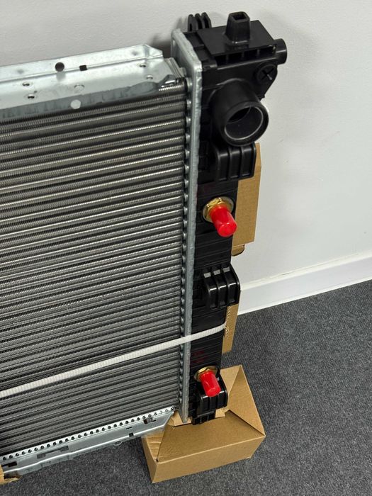 Радиатор Mercedes Vito 638 2.0 2.3 2.3 D ( 96-03 ) радіатор