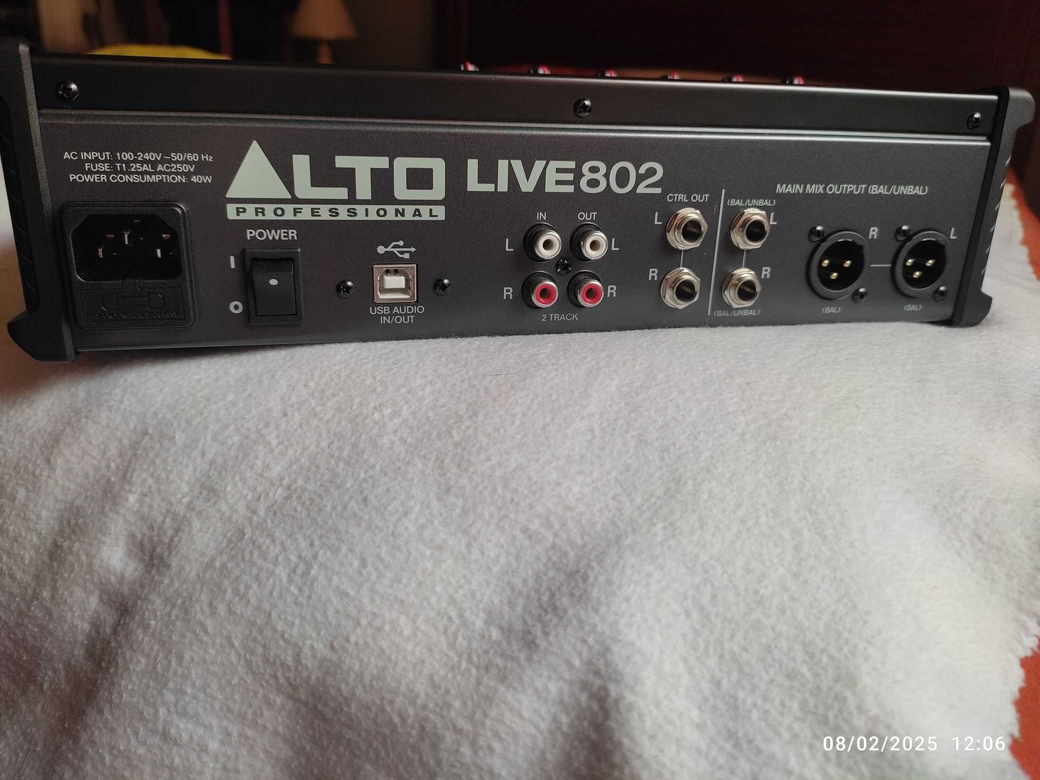 Mesa de mistura analógica Alto LIVE 802 - como nova (usada 3 vezes)
