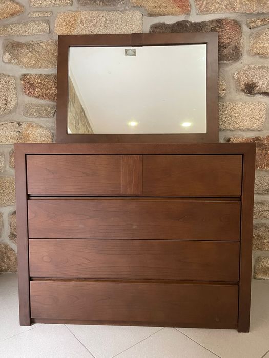 Cómoda em castanho + espelho