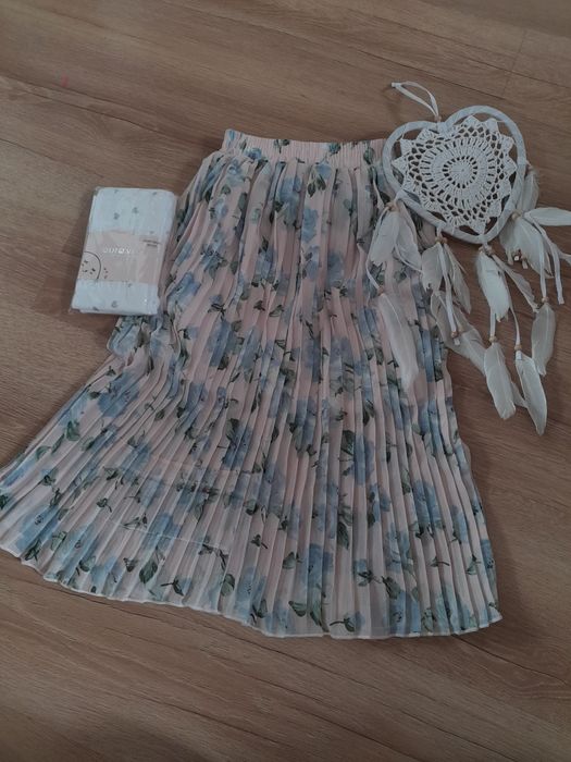 Piękna plisowana spódniczka w kwiatuszki 98 104 lat 4