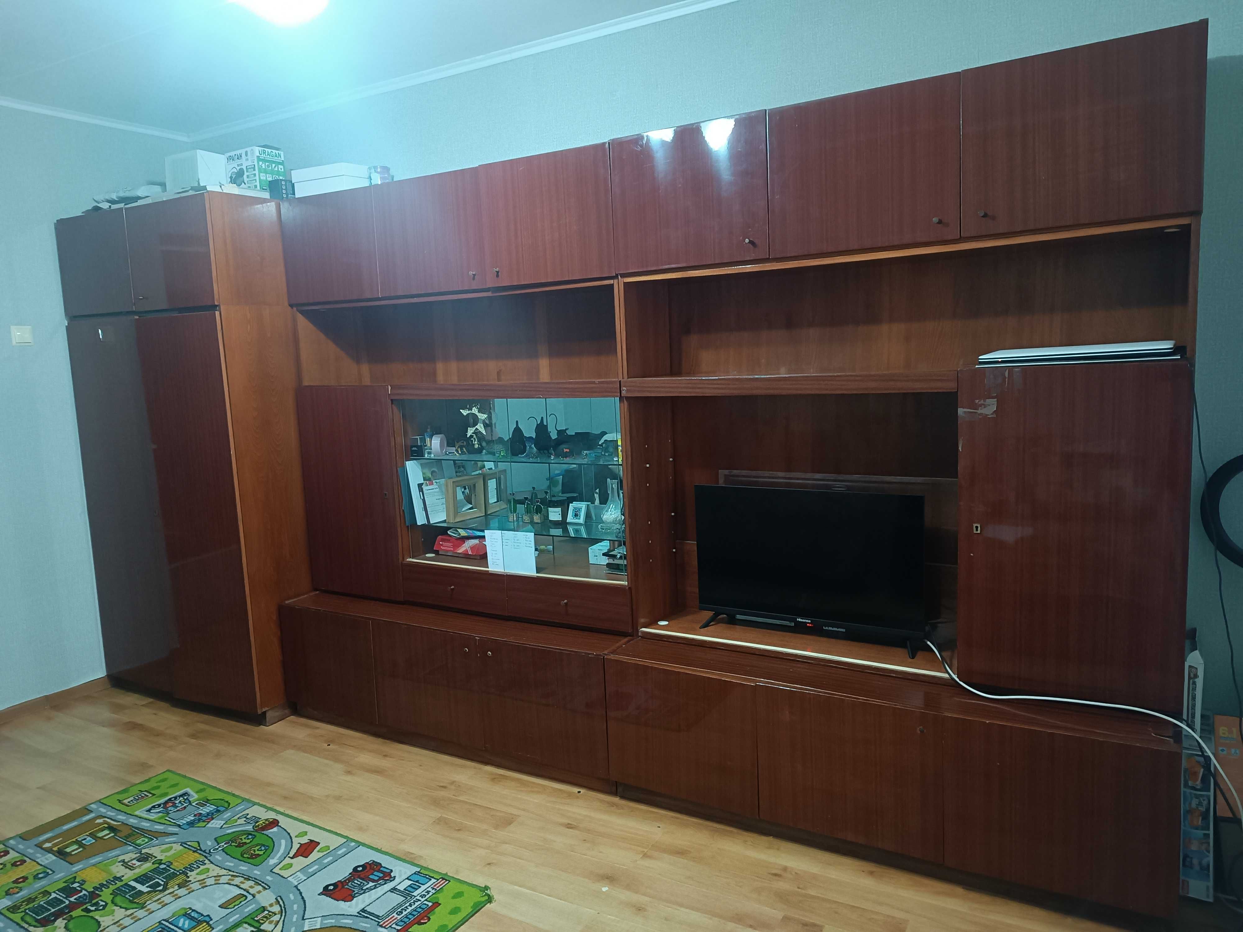 Меблі в вітальню. Стінка