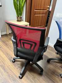 Крісло офісне комп'ютерне червоне