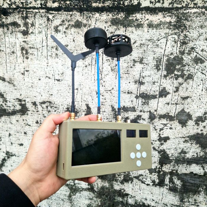 Чотирьох діапазоний відеодетектор FPV-дронів