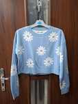 Krótki sweter w kwiaty crop top