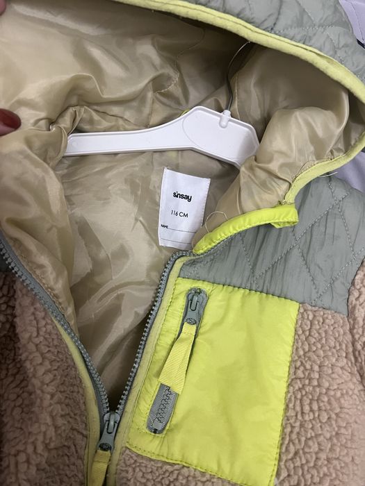 Куртки різні хлопчик - дівчинка