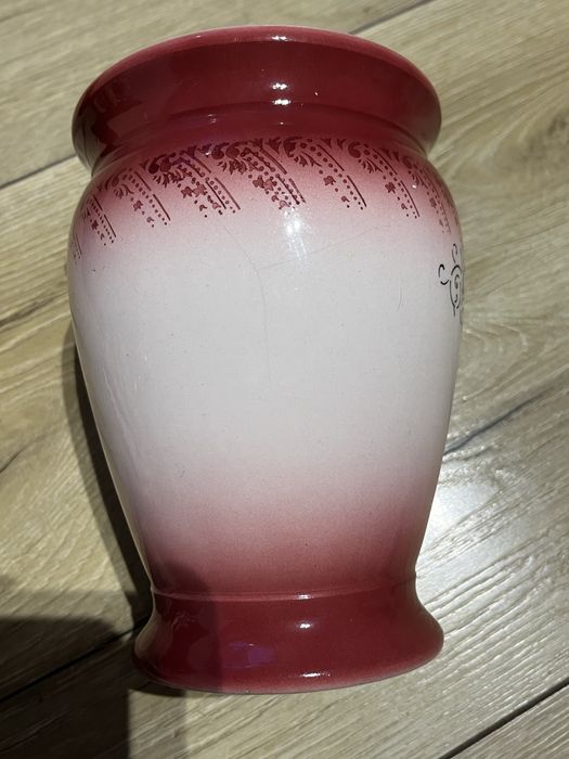 Stary przedwojenny pojemnik na jedzenie