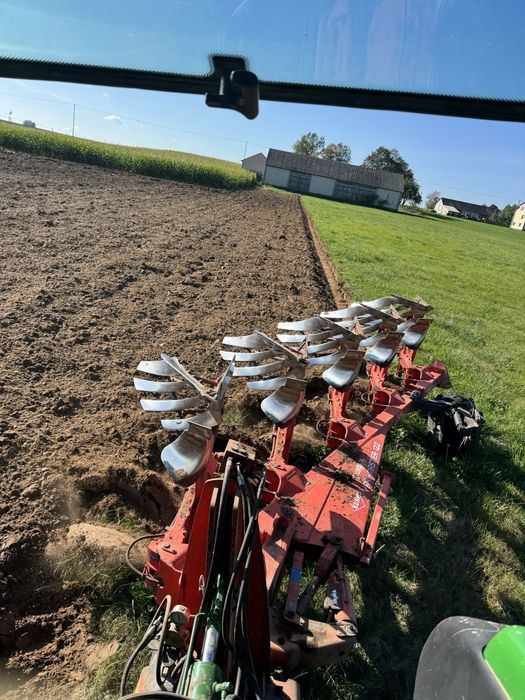 Usługa orki pługiem Kuhn