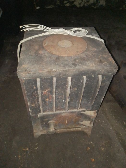 Продам буржуйку чугунную