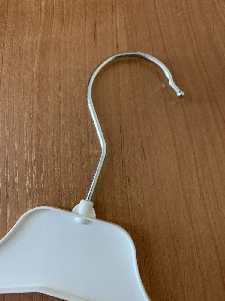 Białe nowe wieszaki na ubrania 28 Cm sztuk 25 Obrotowe
