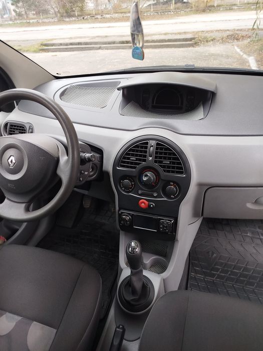 Рено модус 2007р.