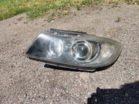 Lampa Xenon E90 lewa nieskretna  Europa