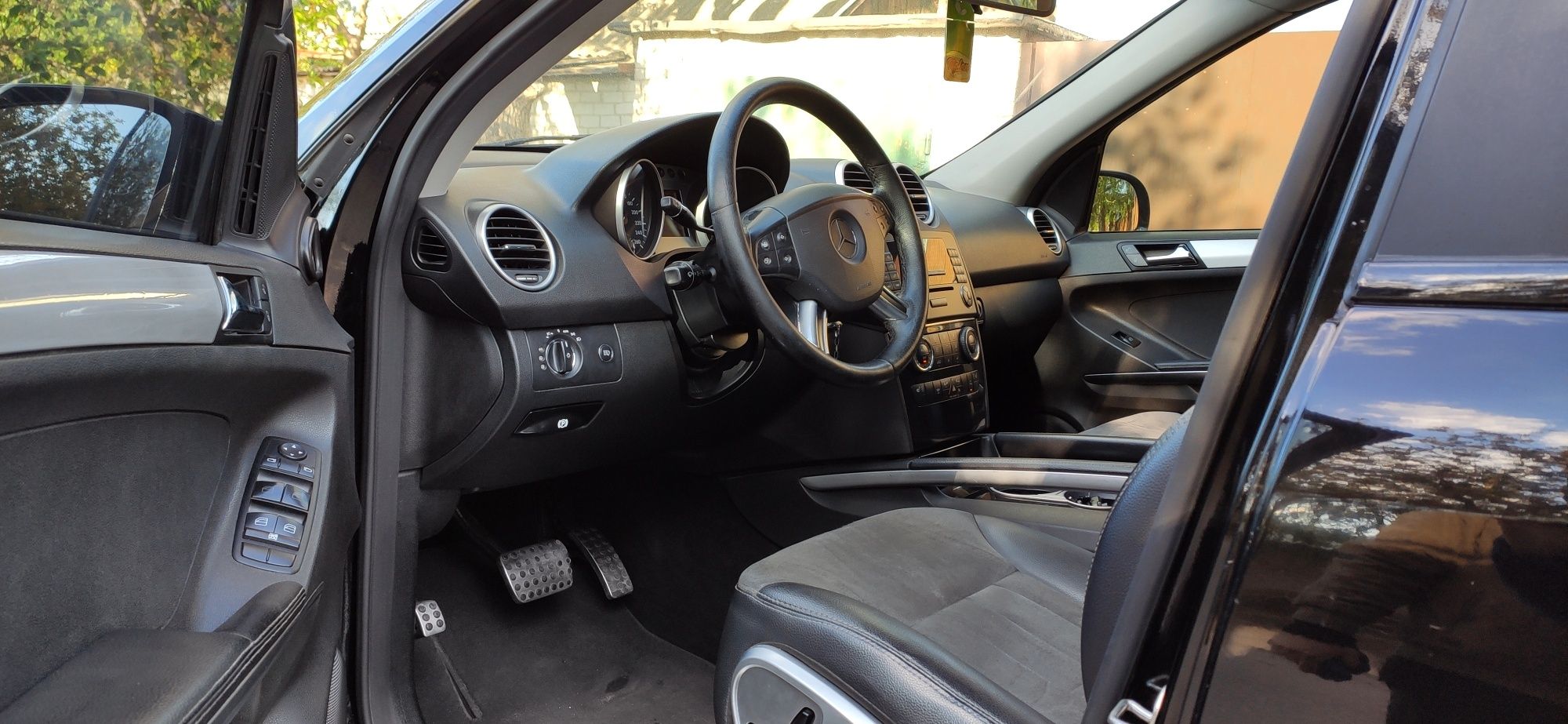 Продам Mercedes ML 350 2007 в отличном состоянии