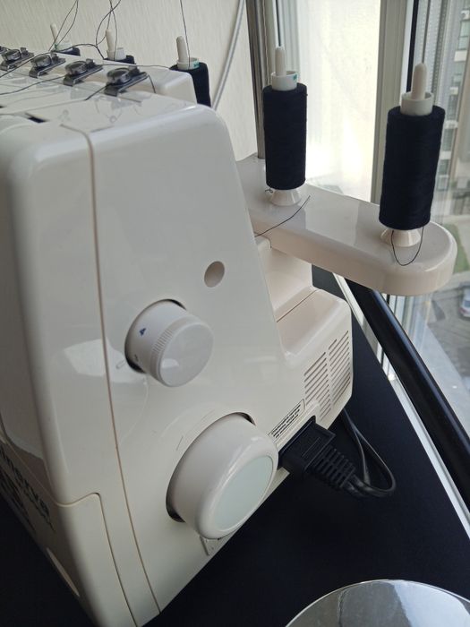 Коверлок (оверлок, розпошивалка) Minerva M3000CL