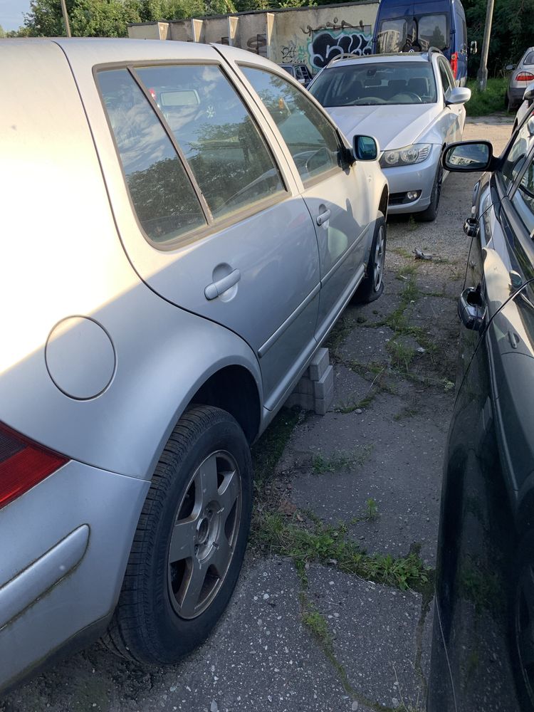 VOLKSWAGEN Golf IV  w całości na częśći !!!