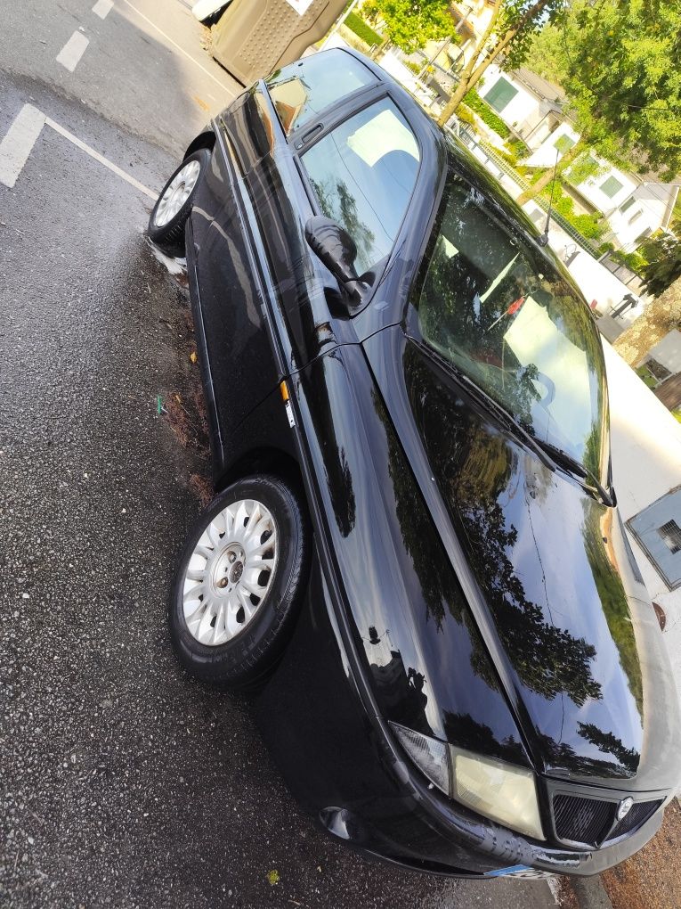 Vendo Lancia y 1.1 negociável.