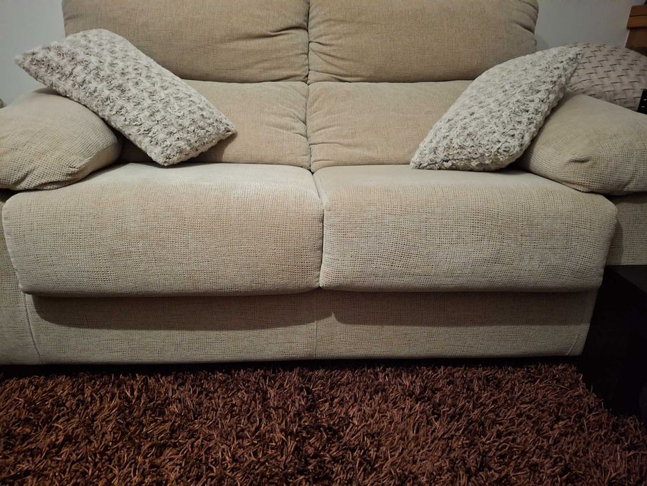 Sofá como novo, com tecido lavável