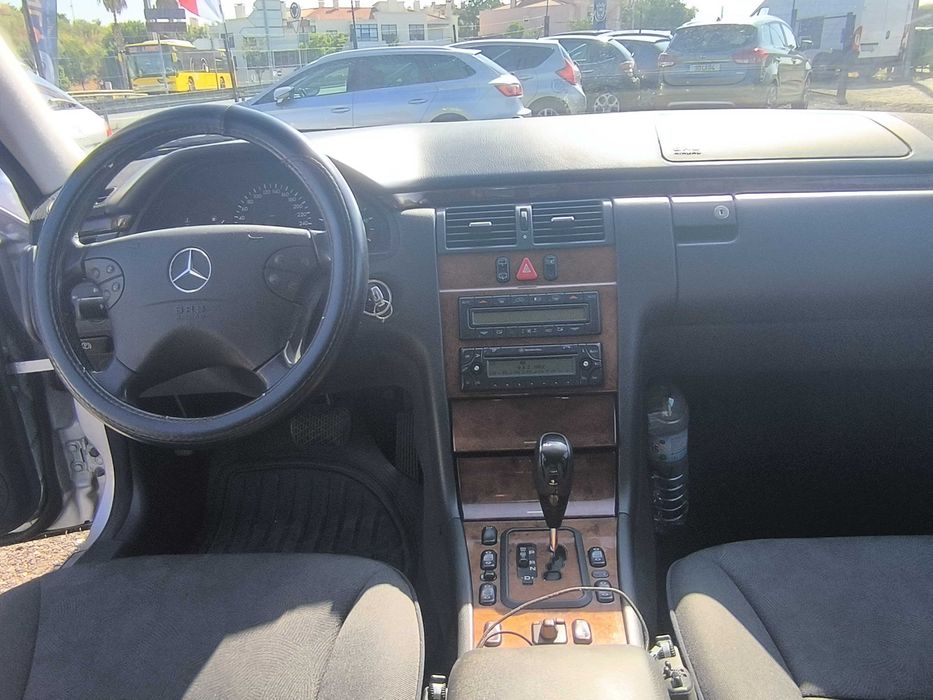 E270 CDI 170cv Elegance cx Aut., 2001