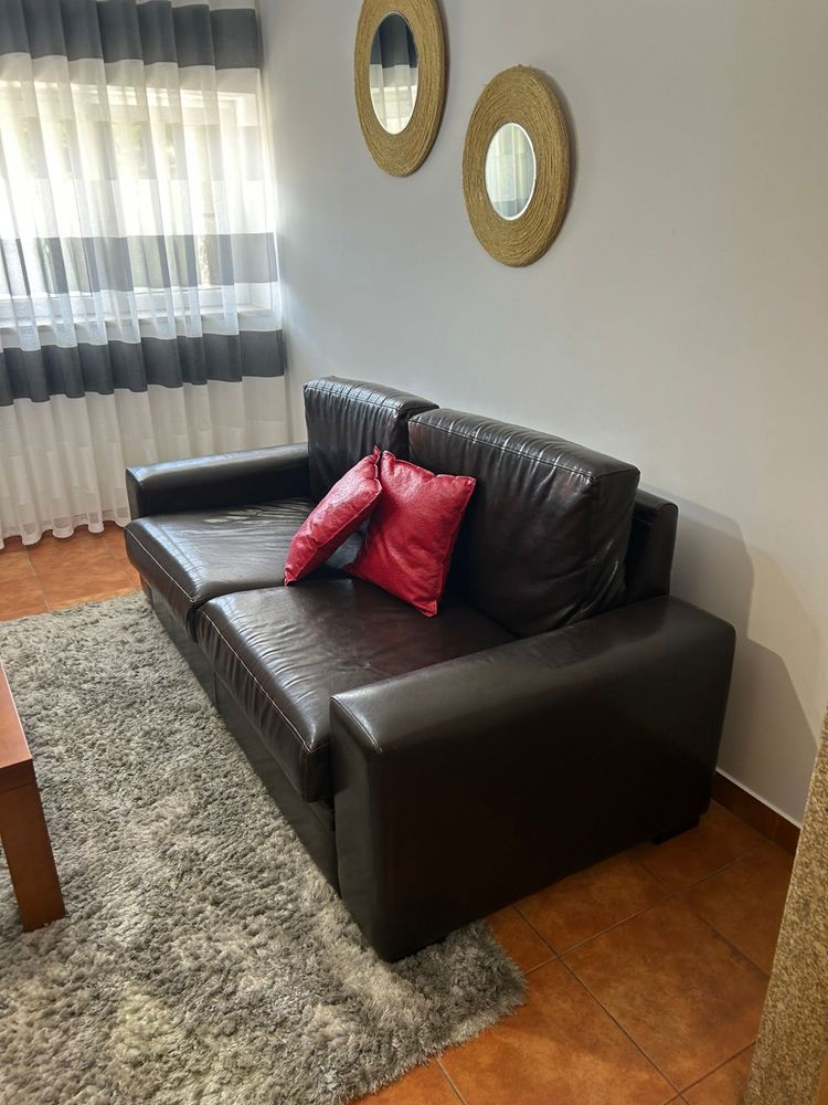 Mesa e sofá em conjunto ou separado