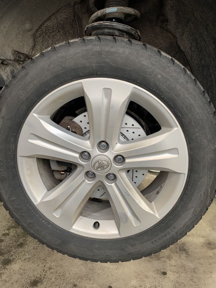 Продам офіційну Toyota Highlander 2011 3,5