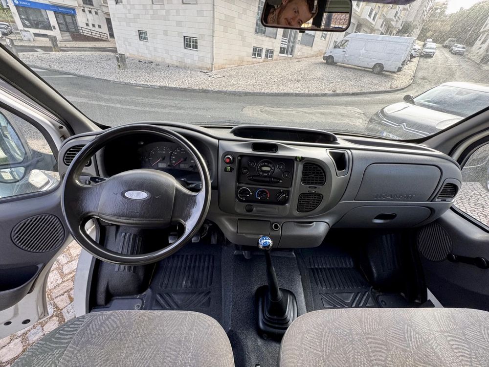 Ford Transit 115 T350 05 – Fiável e pronta a trabalhar