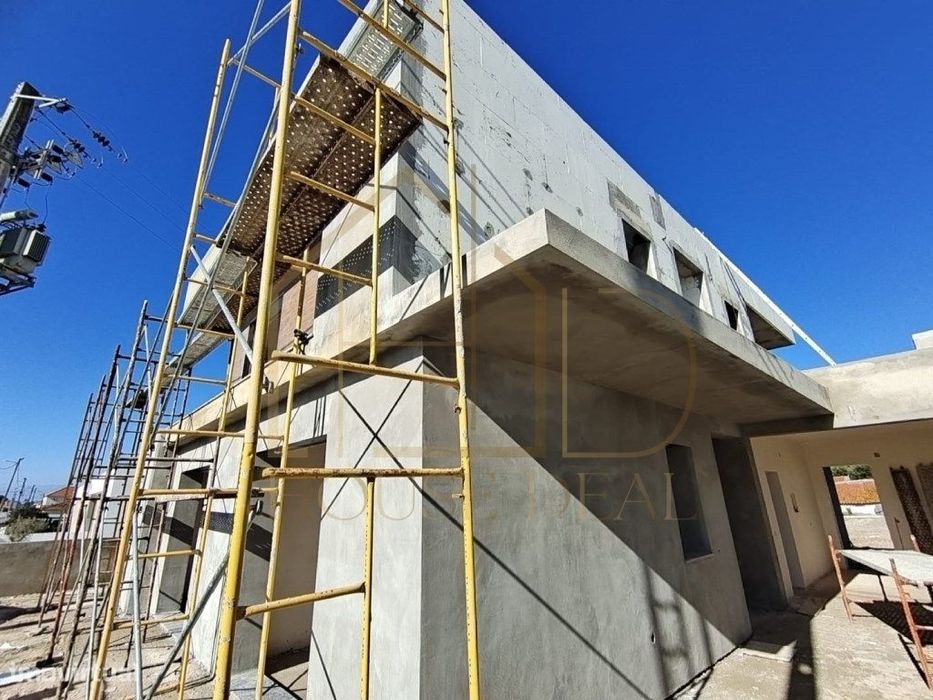 ESPETACULAR Moradia isolada T4 com Garagem e Piscina. Azeitão