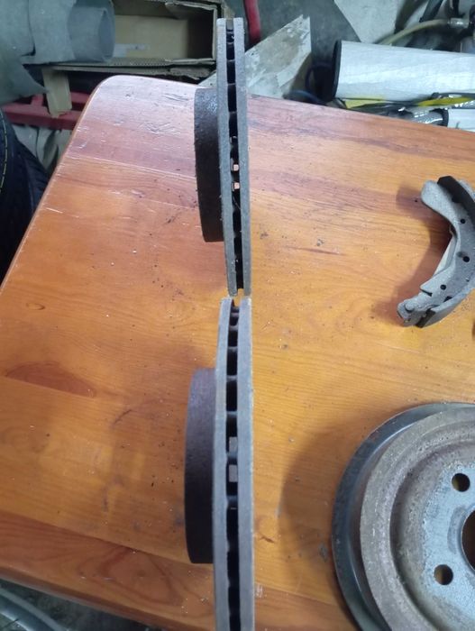 Sprzedam tarcze i klocki hamulcowe