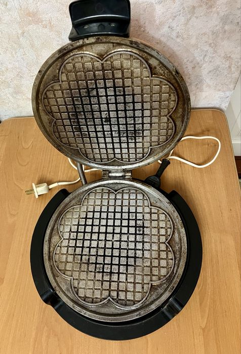 Електро вафельниця «Сластена»