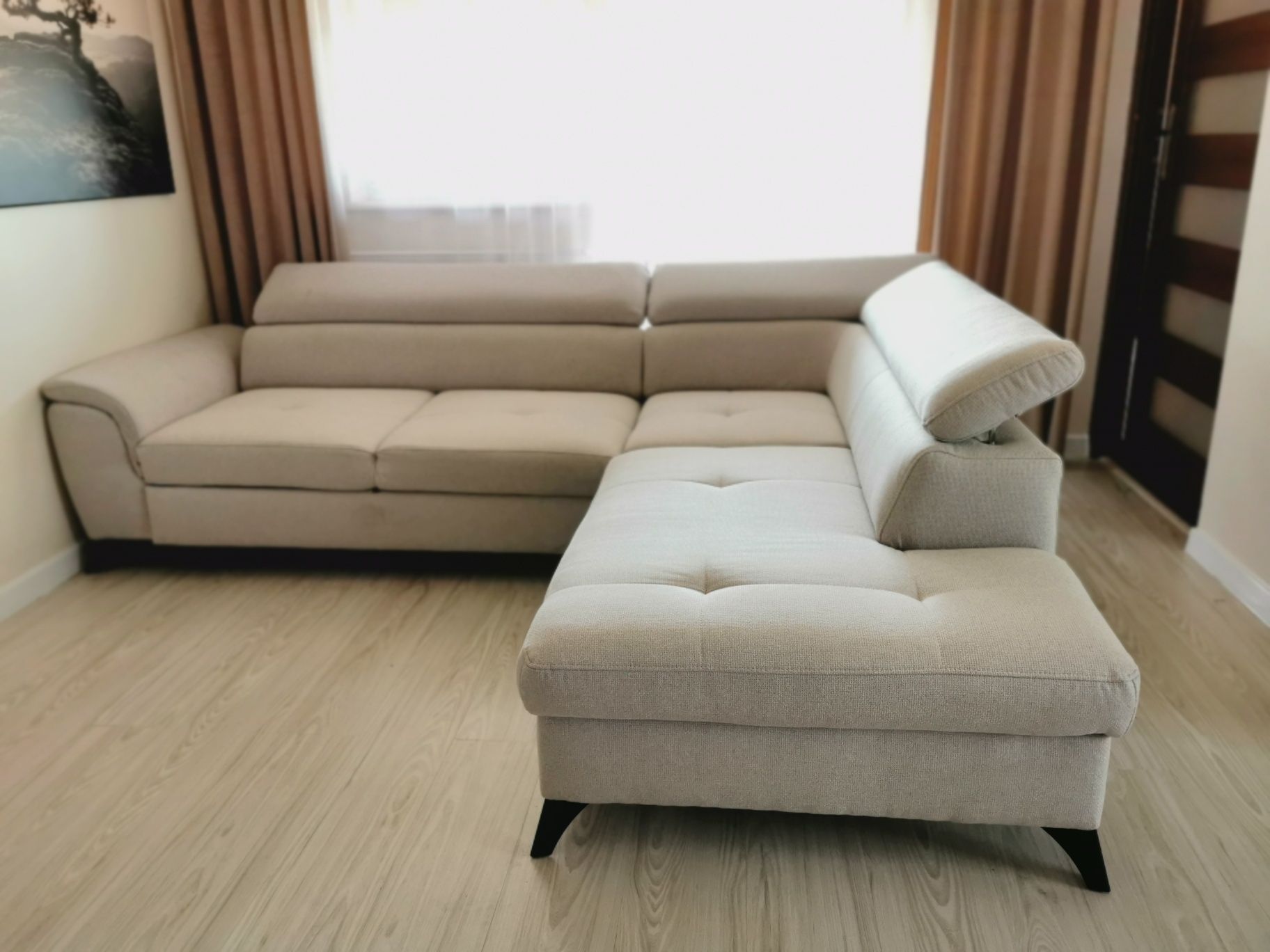 Beżowy narożnik z funkcją spania rogówka rozkładana kanapa 200x252