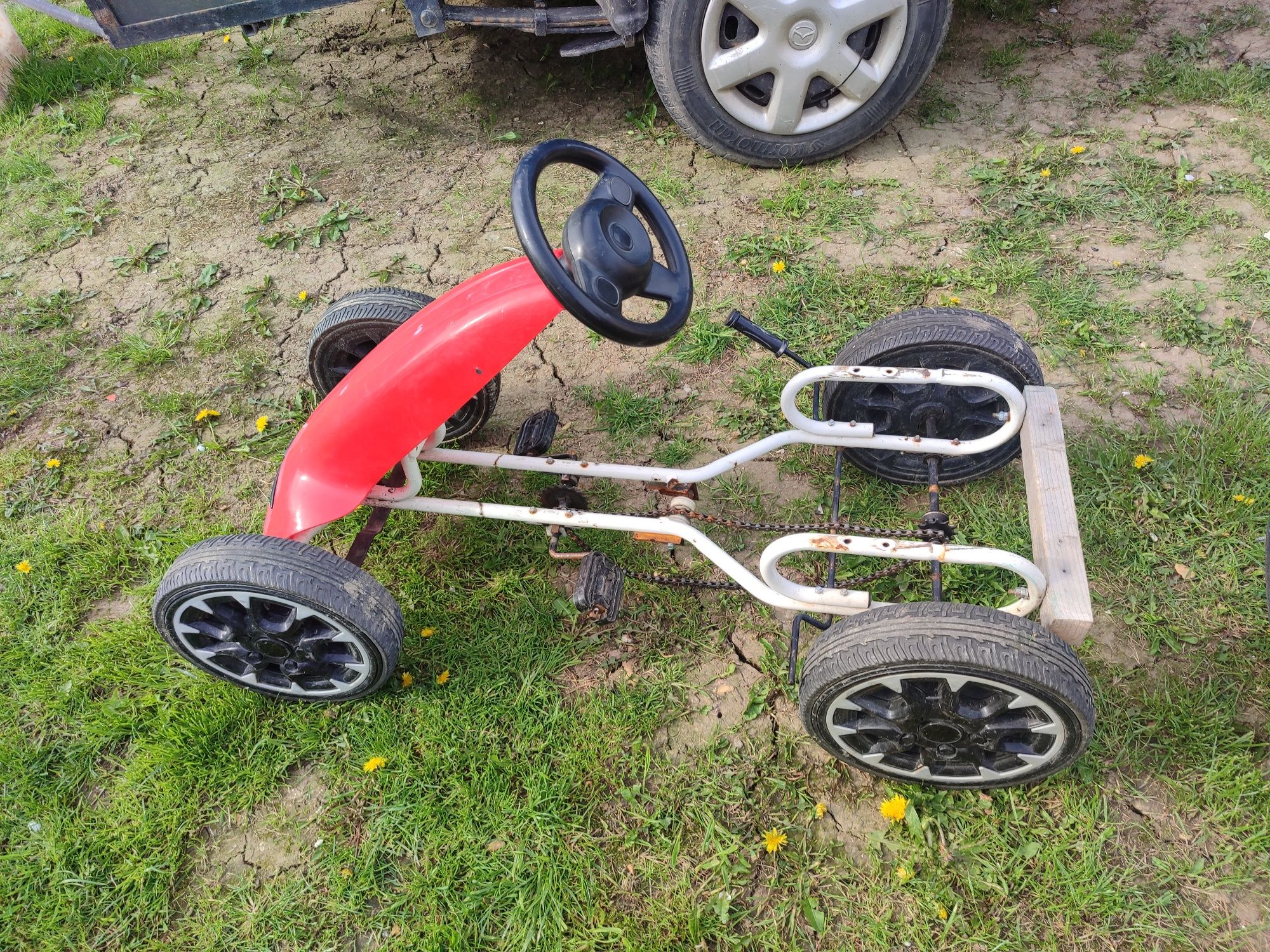 Gokart na pedała do naprawy