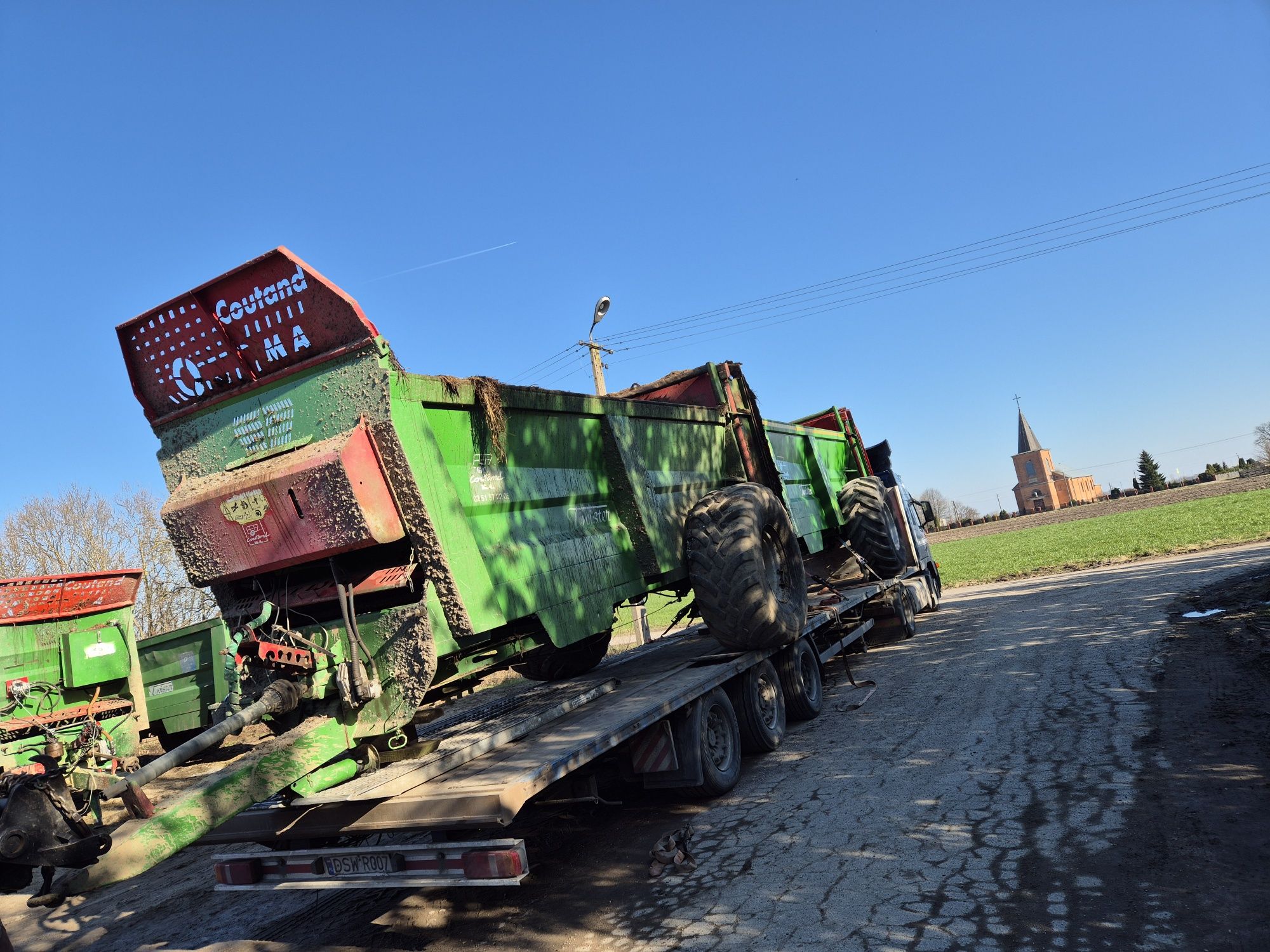 Wynajem Sprzętu Rozrzutnika Obornika,8-20 ton.Oraz wapna ,Transport .