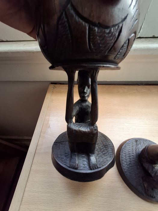 Par caixas esculturas africanas em madeira cerca 25 cms