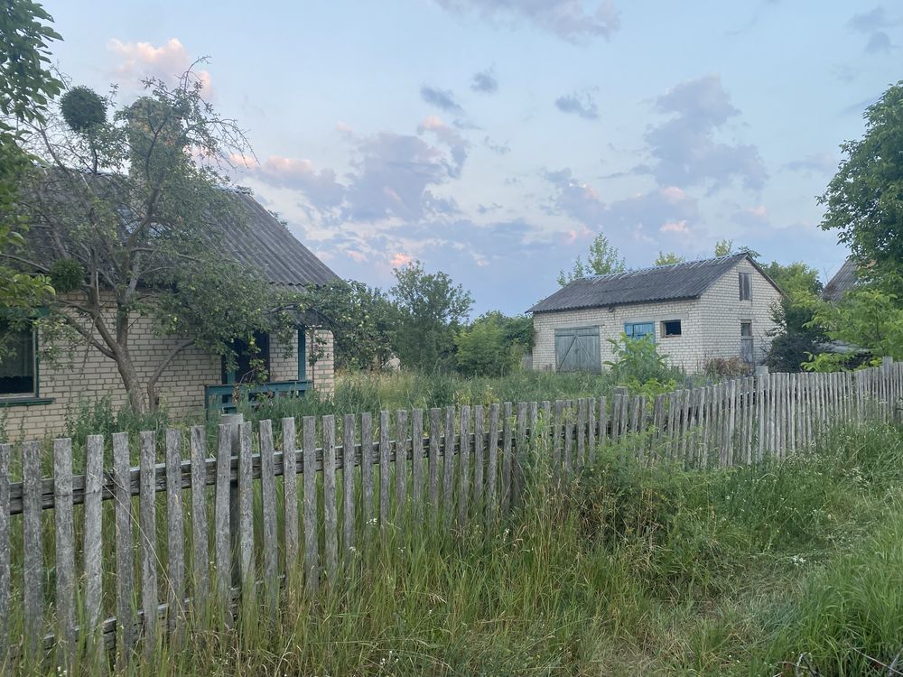 Будинок смт корнин