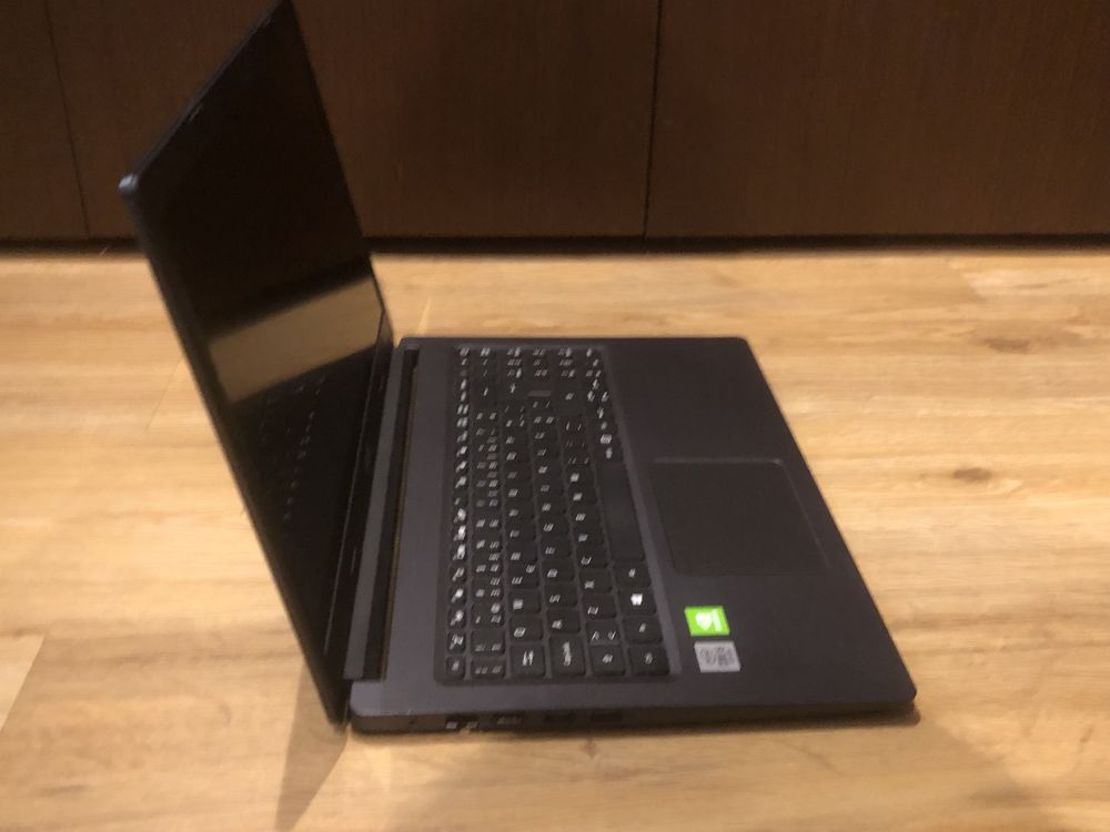 Portátil Acer Extensa 15 EX215-53