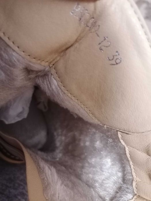 Продам взуття нове