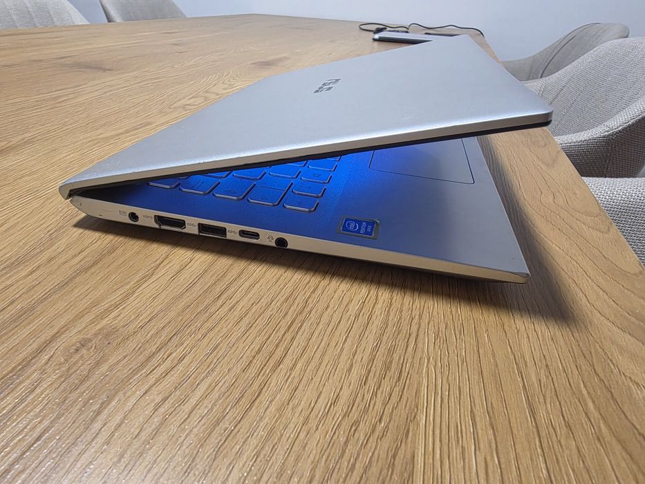 Portatil Asus VivoBook 14
SSD 128Gb
4Gb Ram (Slot livre possibilidade