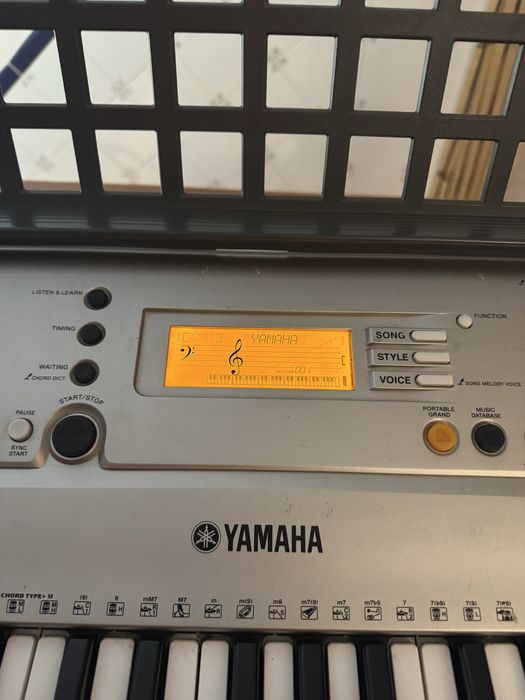 Orgão yamaha e313