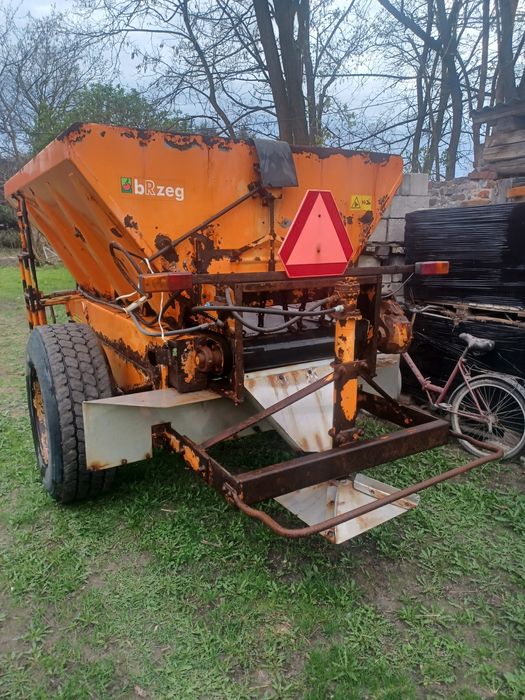 Rozsiewacz wapna brzeg 3000