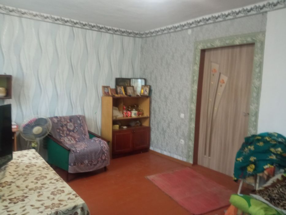 Продам терміново будинок 20000$ торг.До Вінниці 20км , недалеко від зу