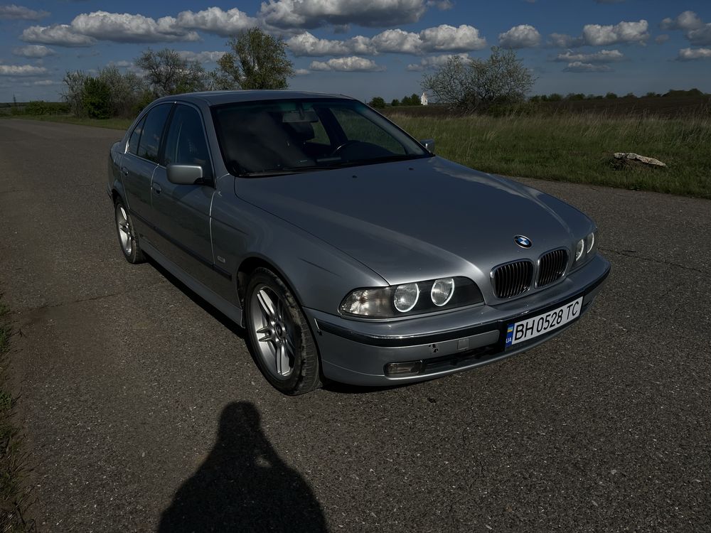 BMW e39 528i