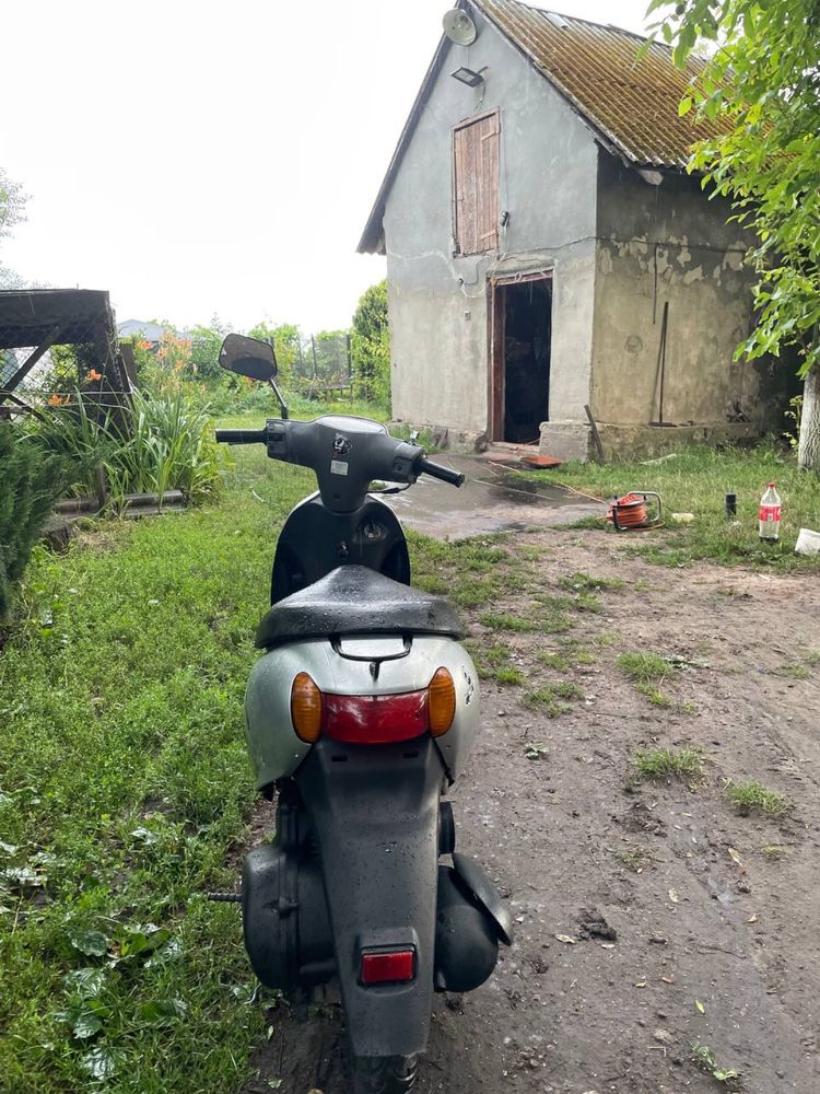 Скутер Suzuki lets 4