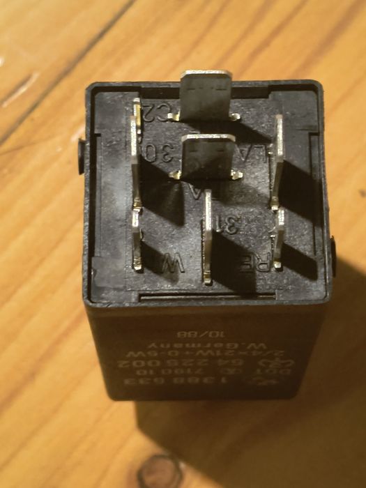 BMW E34 przekaźnik kierunkowskazów kierunki klasyk youngtimer