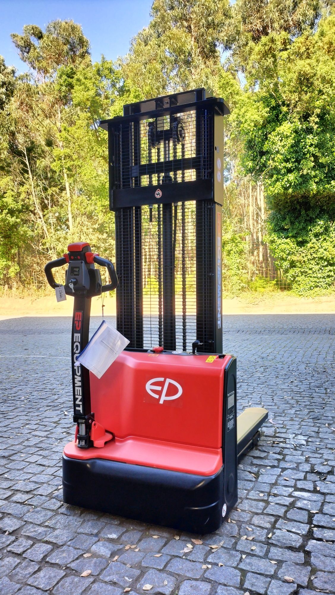 Porta Paletes , Empilhador , Stacker 1500kg , Elev.3Mt , Novo