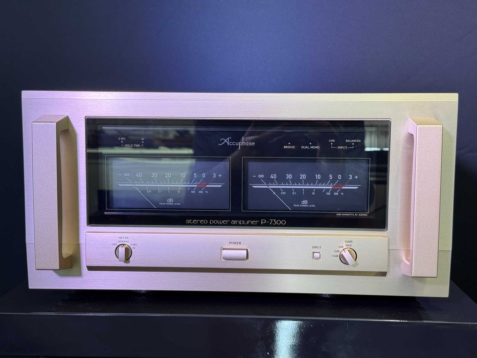Accuphase P-7300