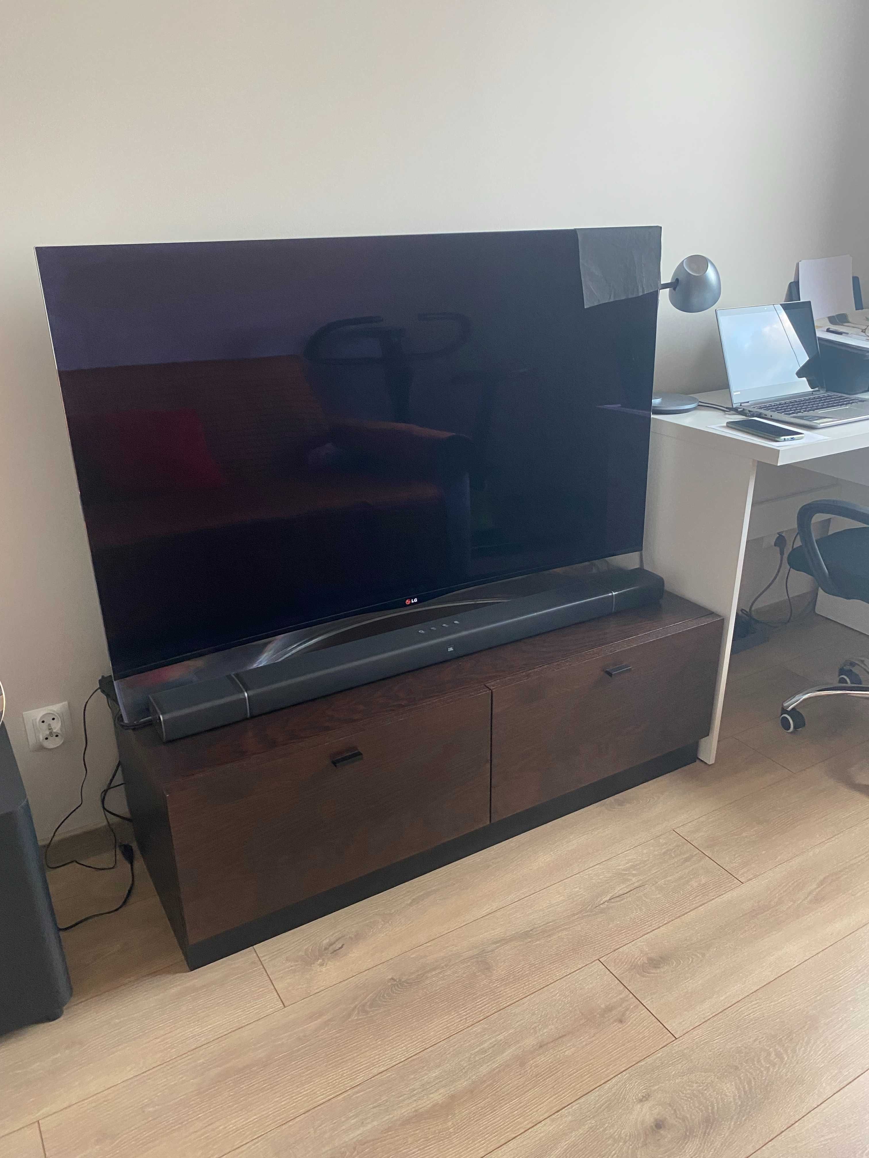 Solidny gabinet (stolik) pod TV,i sprzęt audio.
